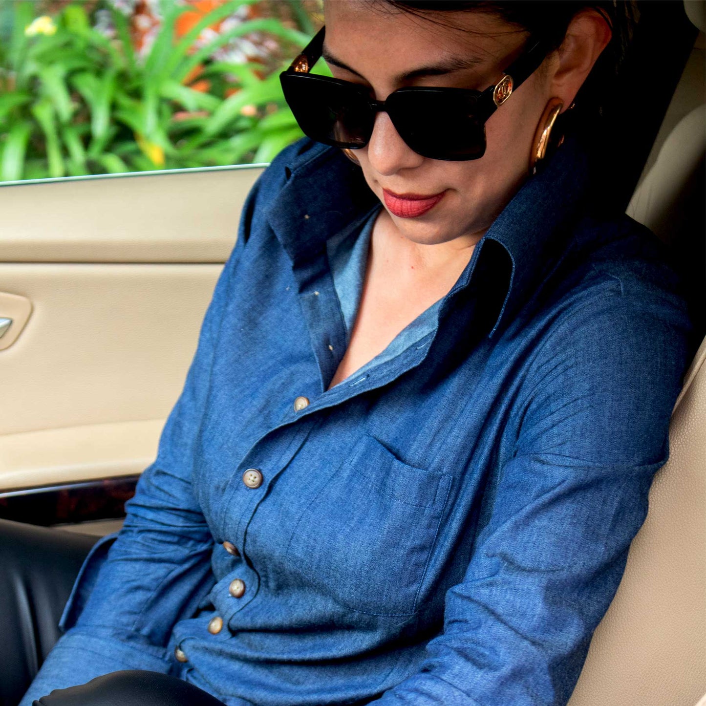 Camisa tipo jean, cuello alto. Edición limitada ( PRE-ORDEN Entrega en 10-15 días hábiles)