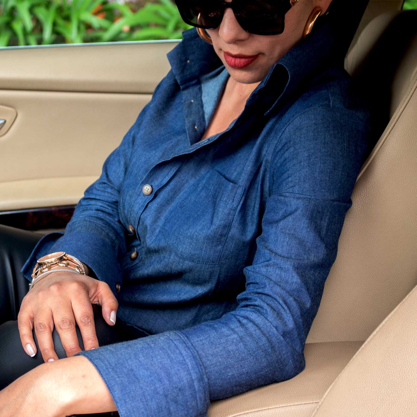 Camisa tipo jean, cuello alto. Edición limitada ( PRE-ORDEN Entrega en 10-15 días hábiles)