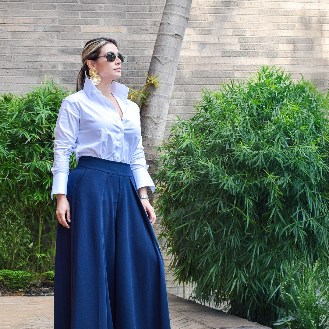 Más vendida 🔥 Favorita indiscutible: Camisa blanca cuello alto.