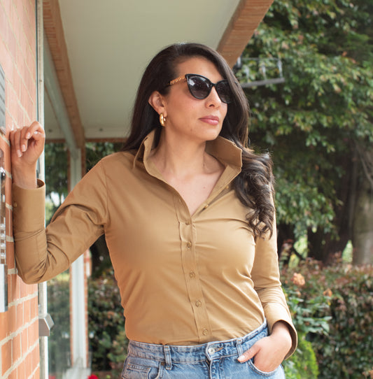 ✨Camisa Cappuccino cuello alto-café claro✨